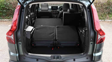 Dacia Jogger - boot, rear seats partially folded